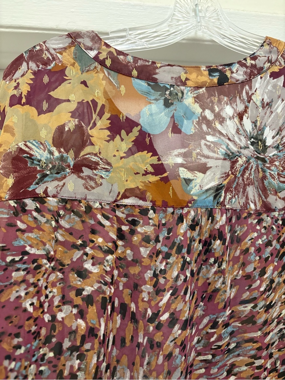 fig and flower Floral Long Sleeve Button-Down Blouse with Gold Metallic Size 2X - Picture 7 of 13